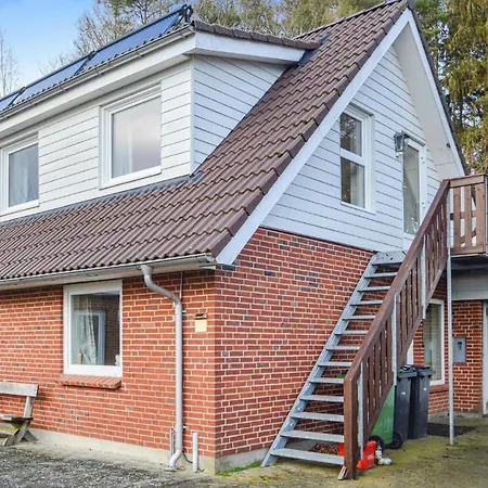 Appartement Amazing In W/ Wifi&2 Bedrooms Egtved